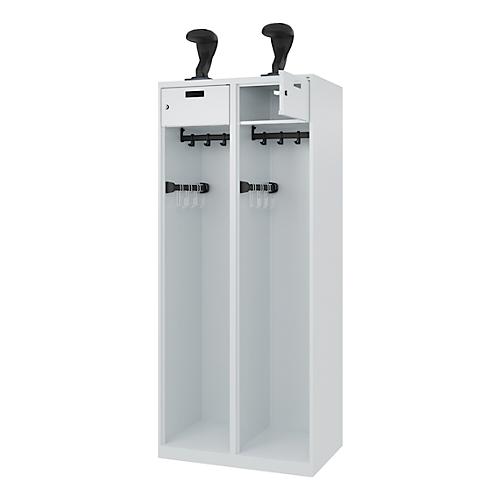 Feuerwehrspind C+P Evolo PRAKTUS, 2 Abteile, Helmhalter, mit Sockel, Bodengleiter, B 800 x T 500 x H 1850 mm, RAL 7035 Lichtgrau