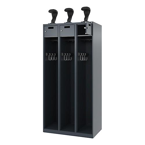 Feuerwehrspind C+P Evolo PRAKTUS, 3 Abteile, Helmhalter, mit Sockel, Bodengleiter, B 900 x T 500 x H 1850 mm, RAL 7016 Anthrazitgrau