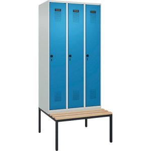Kleiderspind C+P Evolo Plus, 3 Abteile, 300 mm Abteilbreite, mit untergebauter Sitzbank, B 900 x T 815 x H 2120 mm, Drehriegel, lichtgrau/lichtblau Kleiderspind C+P Evolo Plus, 3 Abteile, 300 mm Abteilbreite, mit untergebauter Sitzbank, B 900 x T 815 x H 2120 mm, Drehriegel, lichtgrau/lichtblau