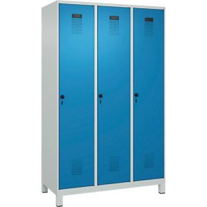 Kleiderspind C+P Evolo Plus, 3 Abteile, 400 mm Abteilbreite, mit Füßen, Anschlag rechts, B 1200 x T 500 x H 1950 mm, Drehriegel, lichtgrau/lichtblau Kleiderspind C+P Evolo Plus, 3 Abteile, 400 mm Abteilbreite, mit Füßen, Anschlag rechts, B 1200 x T 500 x H 1950 mm, Drehriegel, lichtgrau/lichtblau
