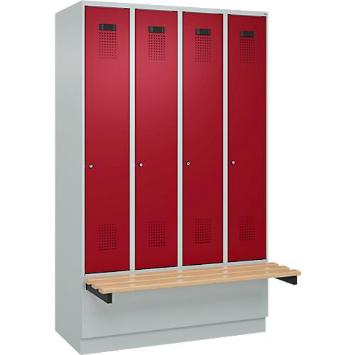 Kleiderspind C+P Evolo Plus, 4 Abteile à 300 mm Breite, Sockel, schwebende Sitzbank, B 1200 x T 815 x H 1950 mm, Zylinder, lichtgrau/rubinrot