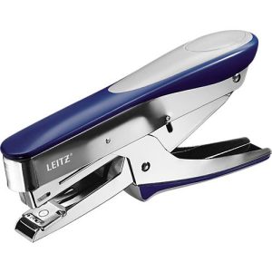 LEITZ® Heftzange 5548, für Heftklammern Typ 24/6 & 26/6, Ladekapazität 50 Klammern, blau LEITZ® Heftzange 5548, für Heftklammern Typ 24/6 & 26/6, Ladekapazität 50 Klammern, blau