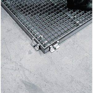 Randbefestigung für asecos Bodenelemente mit Höhe 125 mm, Stahl verzinkt, B 20 x T 80 mm Randbefestigung für asecos Bodenelemente mit Höhe 125 mm, Stahl verzinkt, B 20 x T 80 mm