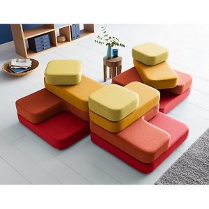 Sitzsystem TAPA Square, Stoff, modular, mit Drehmechanismus, B 900 x T 900 x H 620 mm, rot/gelb Sitzsystem TAPA Square, Stoff, modular, mit Drehmechanismus, B 900 x T 900 x H 620 mm, rot/gelb